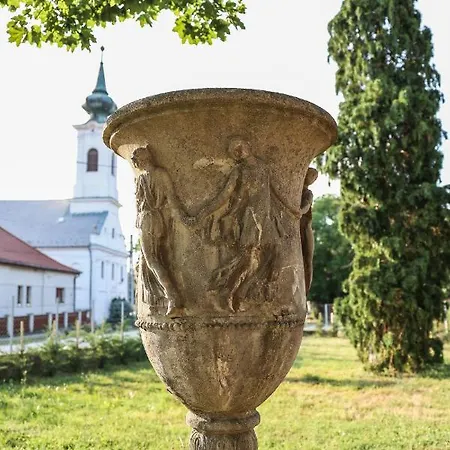 Pensjonat Szarvas - Jakuzzis Vendeghaz 3*