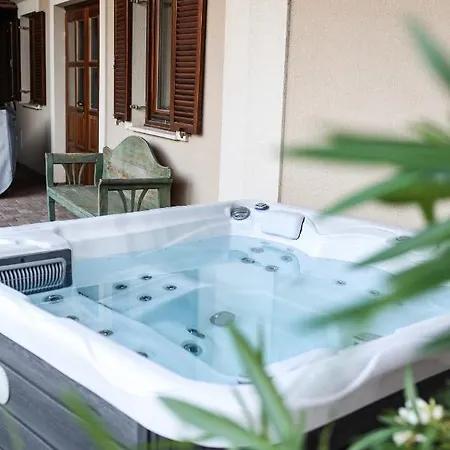 Szarvas - Jakuzzis Vendeghaz Affittacamere 3*