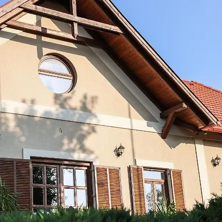 Guest house Szarvas - Jakuzzis Vendeghaz Many