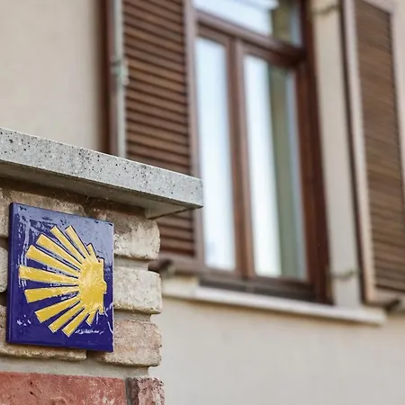 Szarvas - Jakuzzis Vendeghaz Guest house *