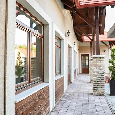 Guest house Szarvas - Jakuzzis Vendeghaz Many