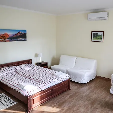 Szarvas - Jakuzzis Vendeghaz Guest house
