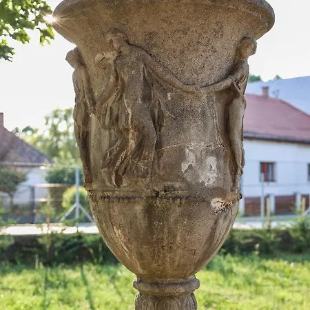 Szarvas - Jakuzzis Mány *