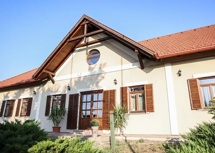 Szarvas - Jakuzzis Vendeghaz 3* Many